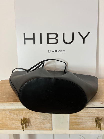 SEZANE. Bolso negro piel shopper