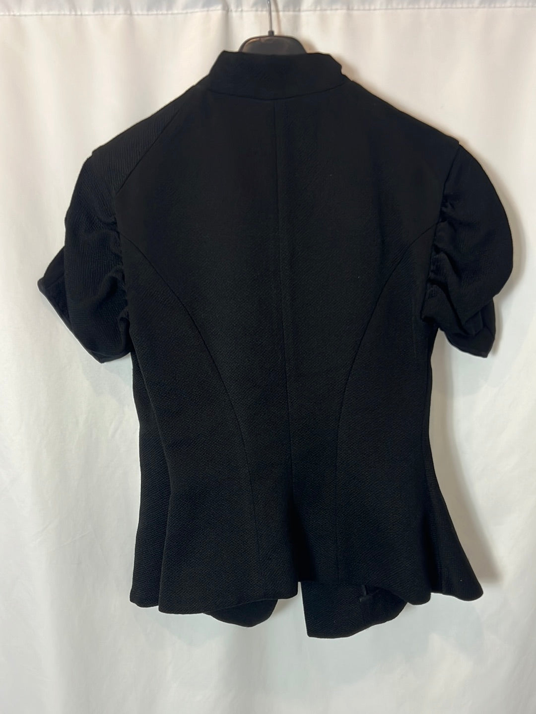 YVES SAINT LAURENT. Chaqueta/ top negro textura. T 38