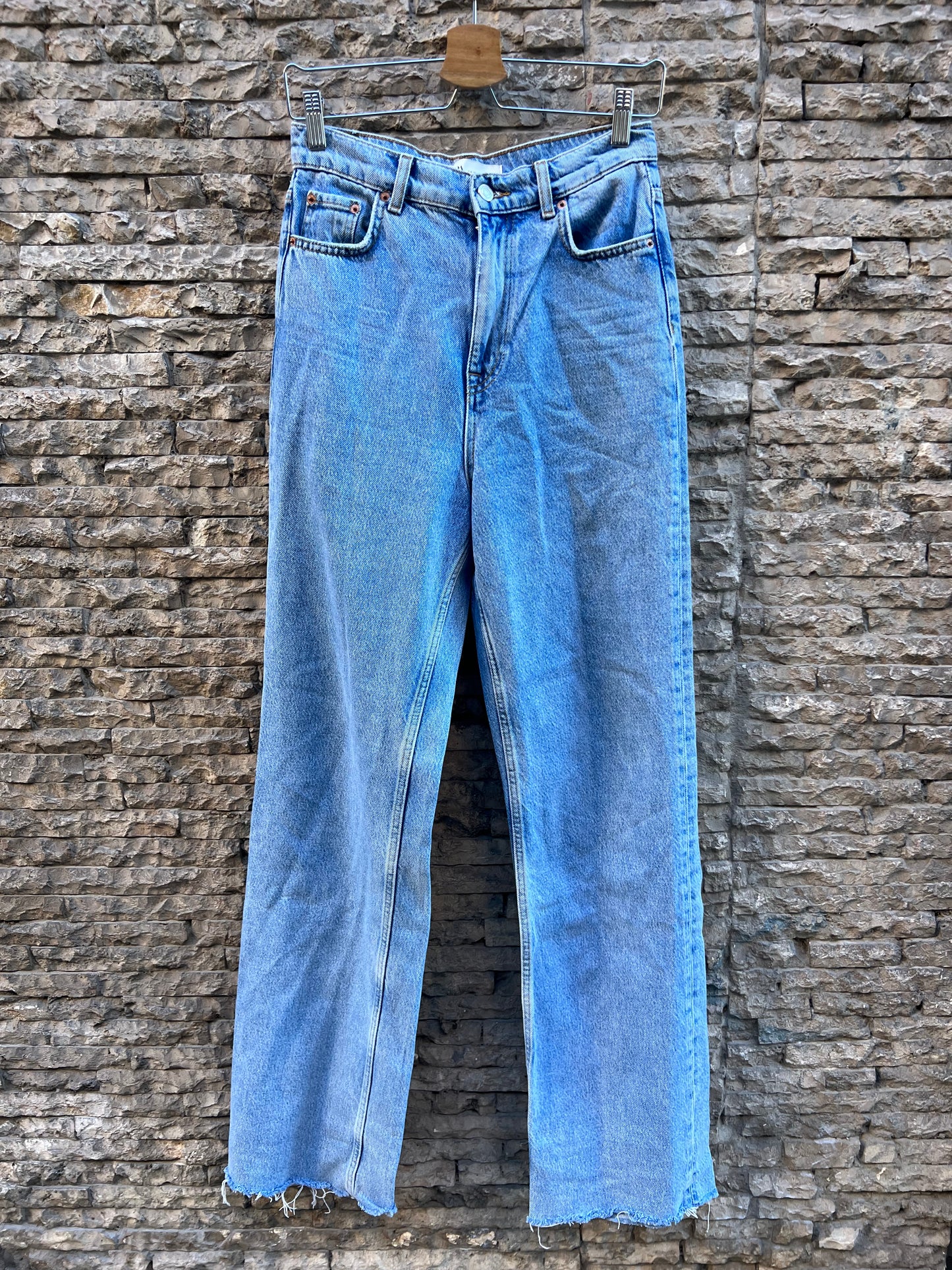 ZARA. Denim recto claro. T 36