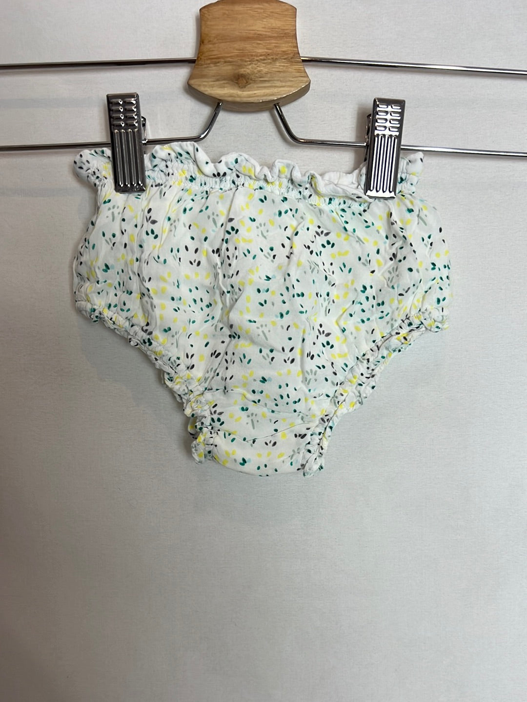 GOCCO. Jesusito blanco estampado. T 9-12 meses