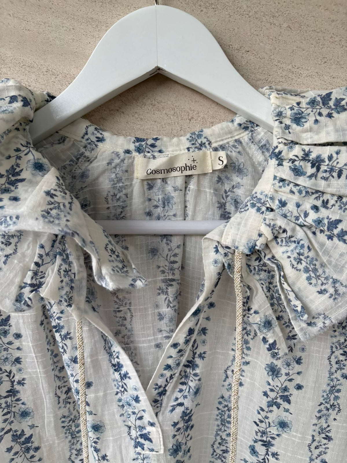 COSMOSOPHIE. Blusa textura estampado floral