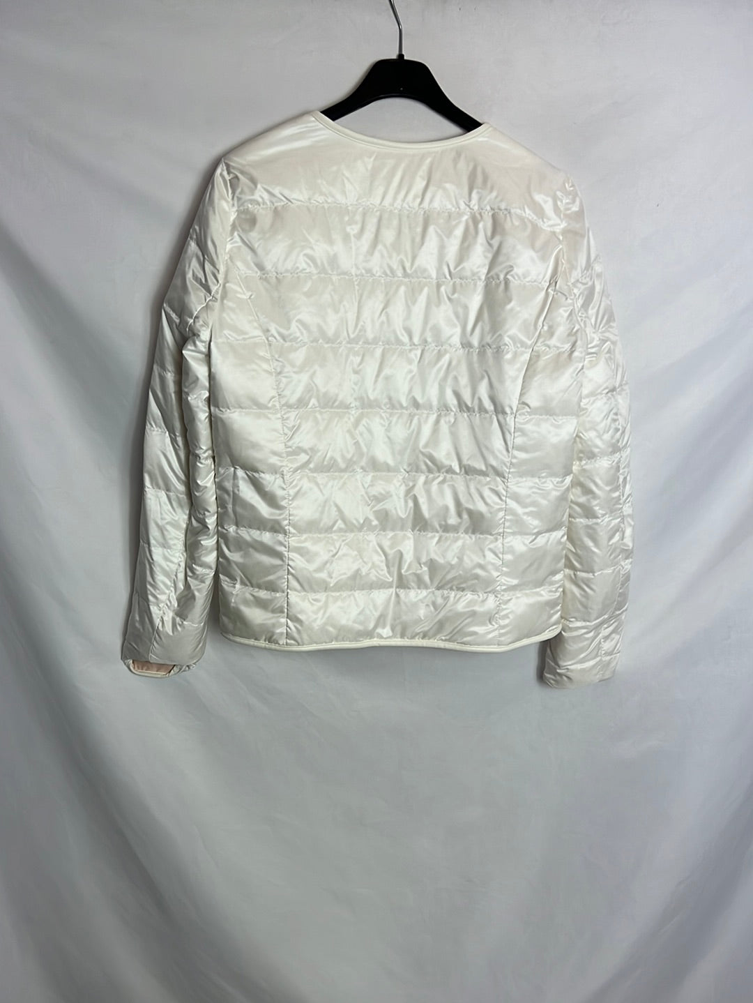 COMPTOIR DES COTONNIERS. Lightweight two-tone reversible feathers. T.S.