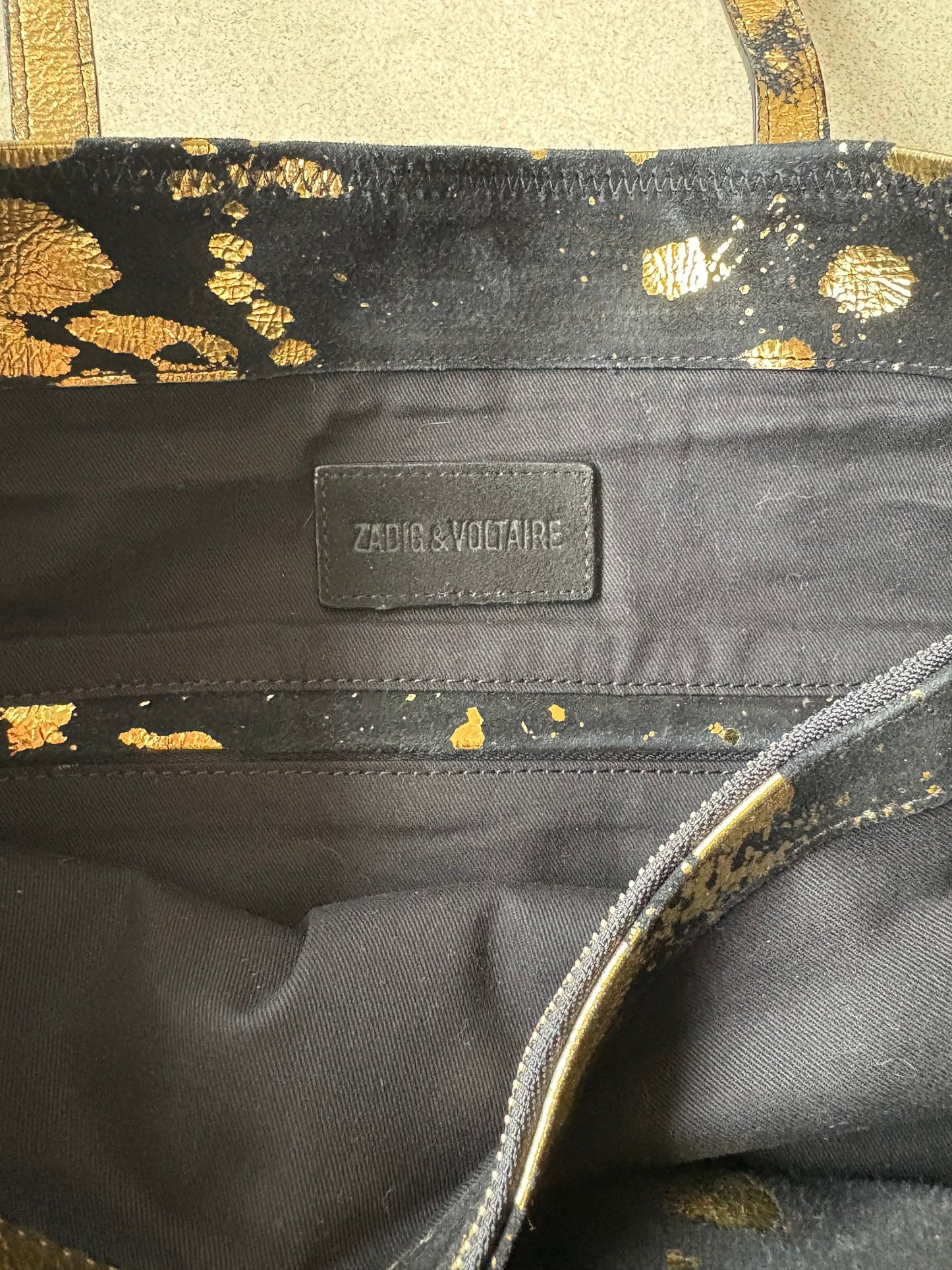 ZADDIG & VOLTAIRE. Bolso tote piel dorados