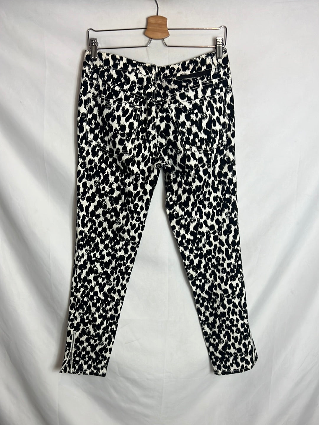 STELLAMcCARTNEY. Black and white denim opening. T38