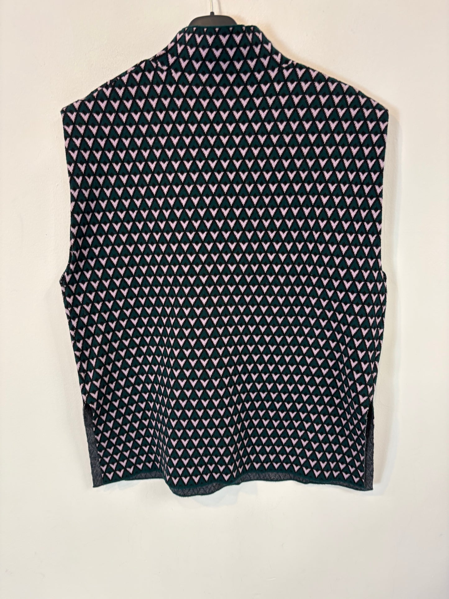 SFERA. Total look with geometric print knitwear. TS