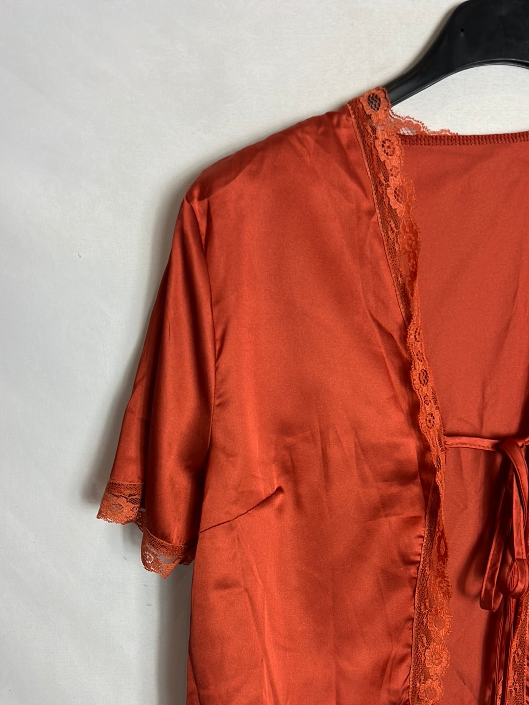 SHEIN. Satin boiler turret. TM