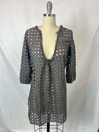 TCN. Short grey die-cut dress. Size M