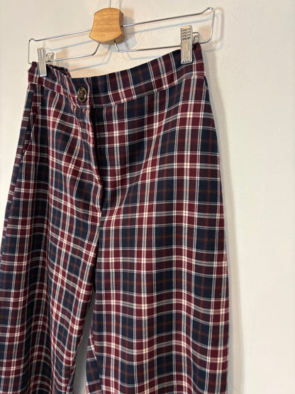 PIETRA. Pantalón cuadros tonos burdeos y azules