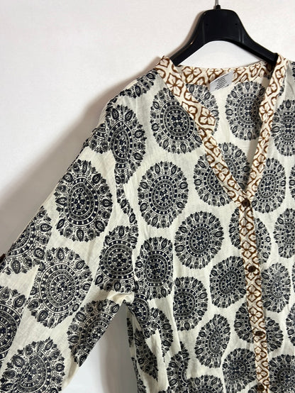 OTHERS. Short printed shirt dress. YOU (M)