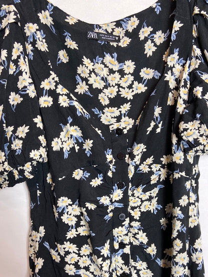 ZARA. Black floral mini dress T. S – Hibuy market ZARA. Black floral mini dress T. S – Hibuy market