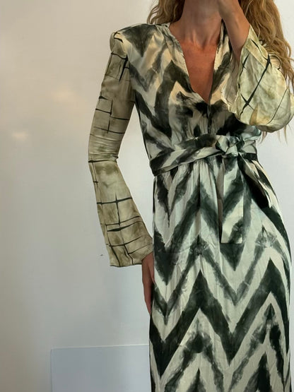 IQ COLLECTION. Vestido largo fluido estampado