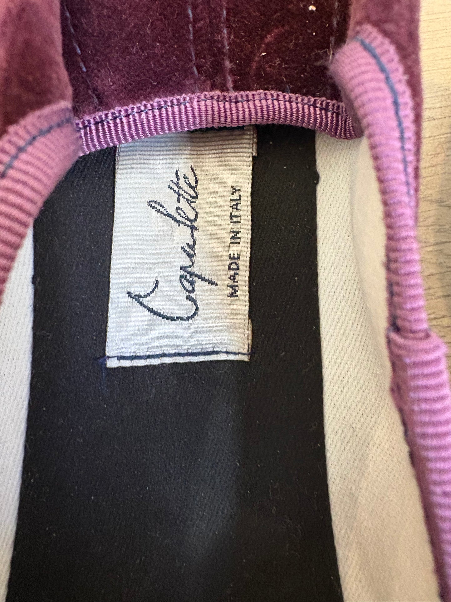 CAPULETTE. Venecianas terciopelo berenjena. T 41