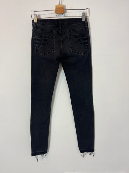 MAJE. Denim pitillo negro. T 38