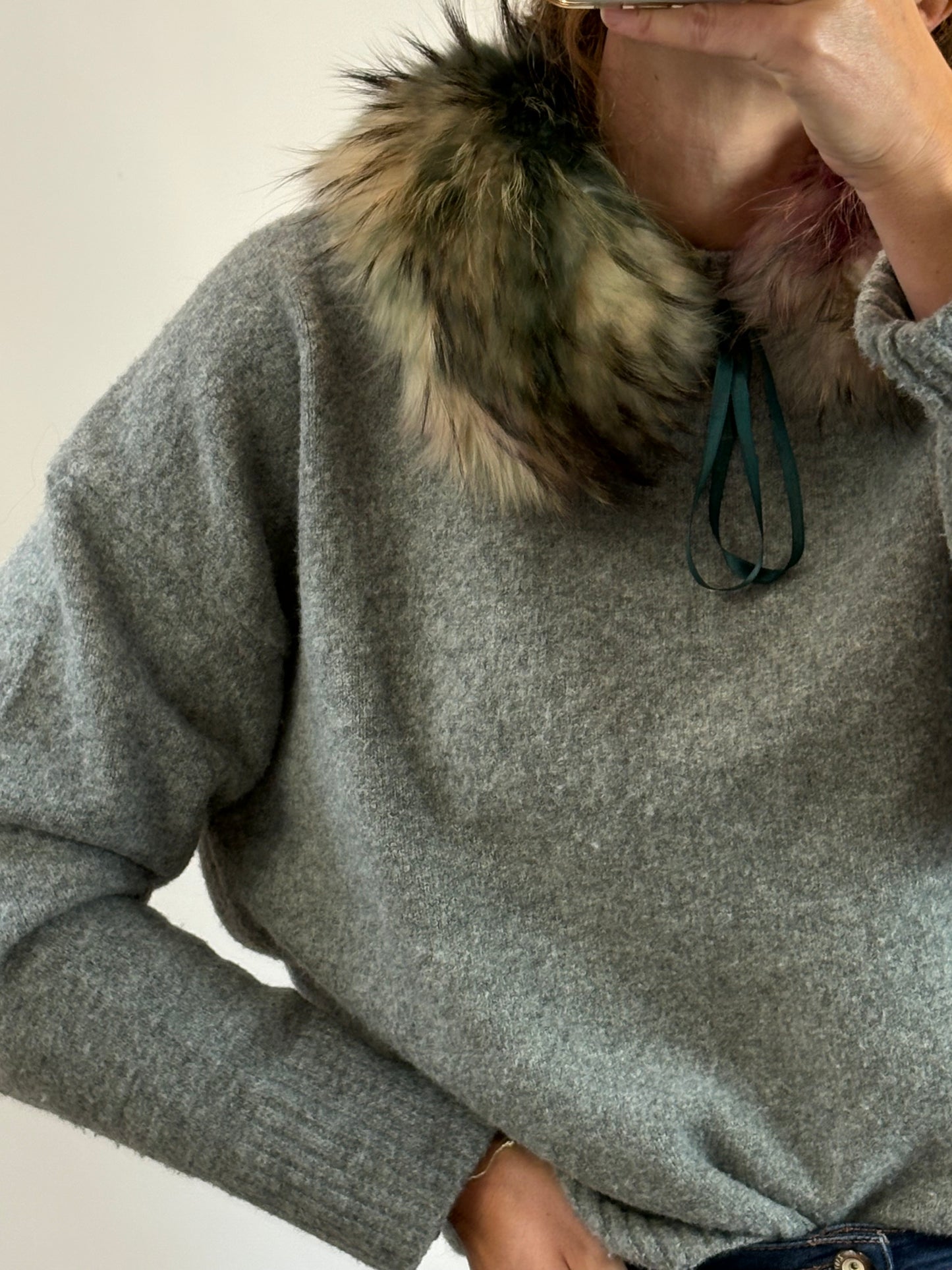 ELENA BENARROCH. Cuello pelo