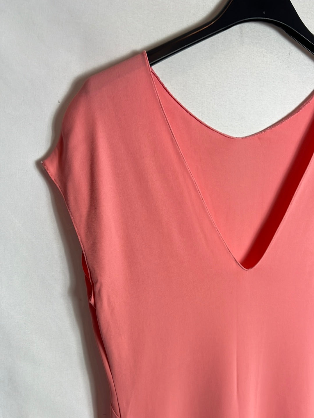 OTRAS. Vestido midi rosa fluido escote espalda. T S