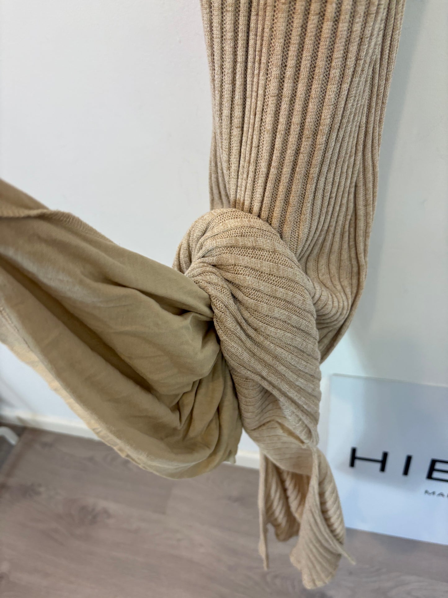 MASSIMO DUTTI. Beige knit dress. T.S.