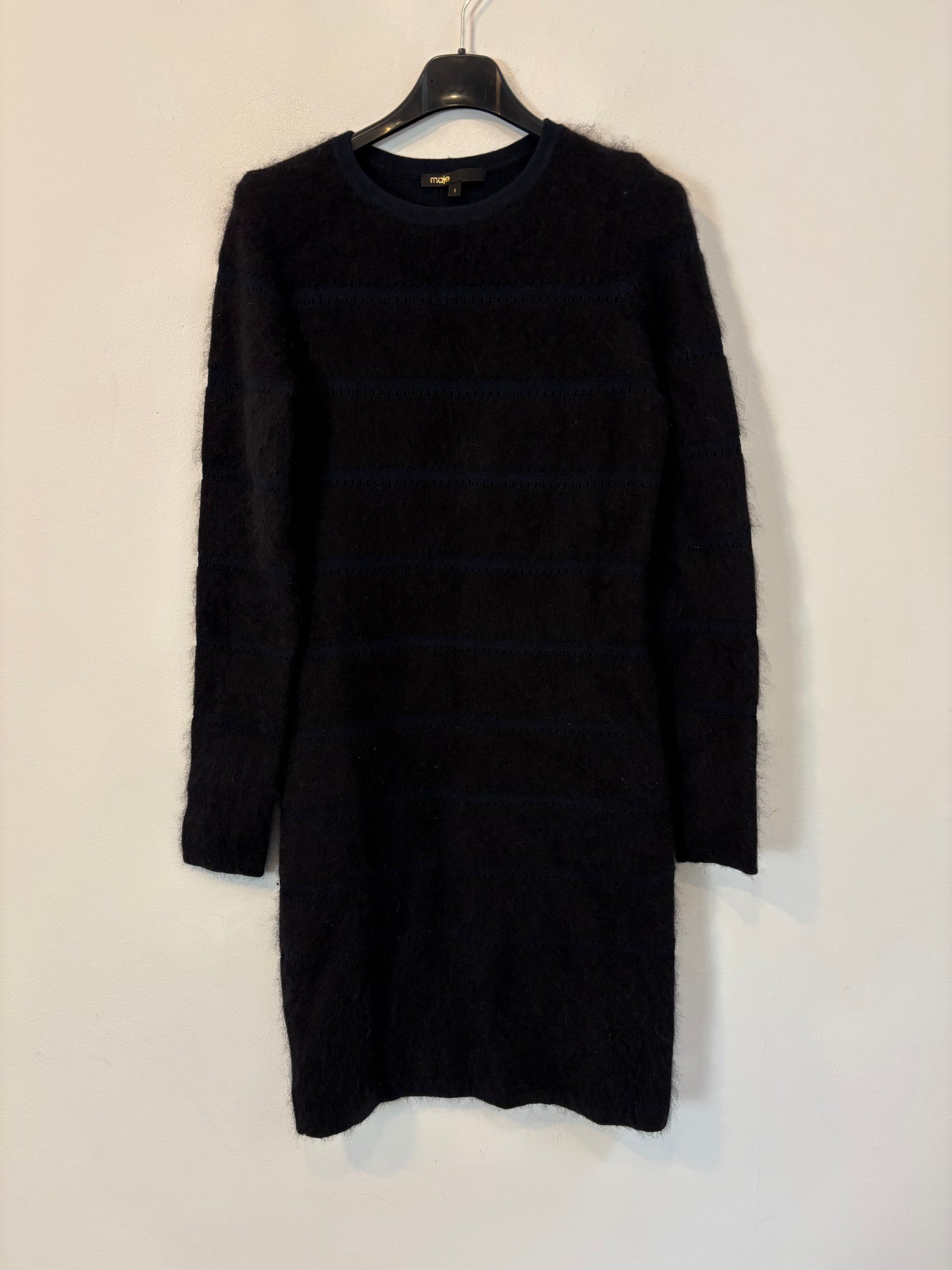 MAJE. Vestido azul y negro angora