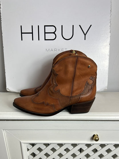 PIKOLINOS. Botines tobilleros cowboy T.38
