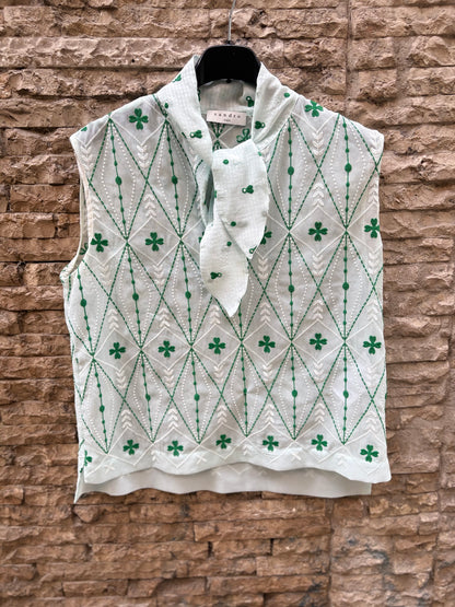 AMEÉ. Sleeveless fringed sweater S.(s)