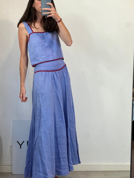 VOLANDA. Total look top y falda lino morado