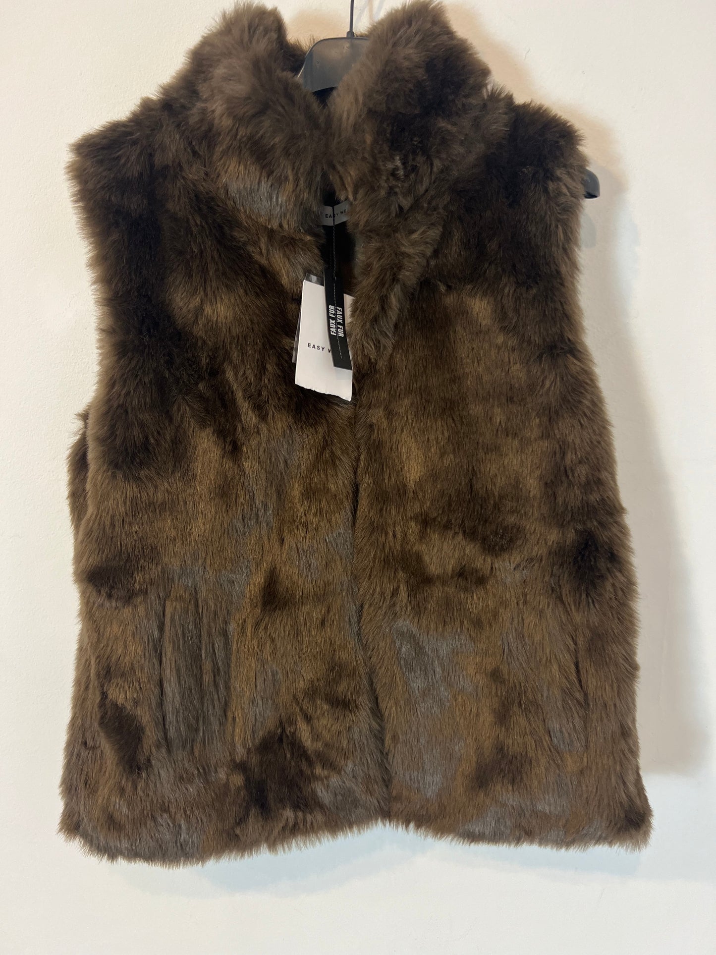EASY WEAR. Chaleco pelo marrón chocolate. T M