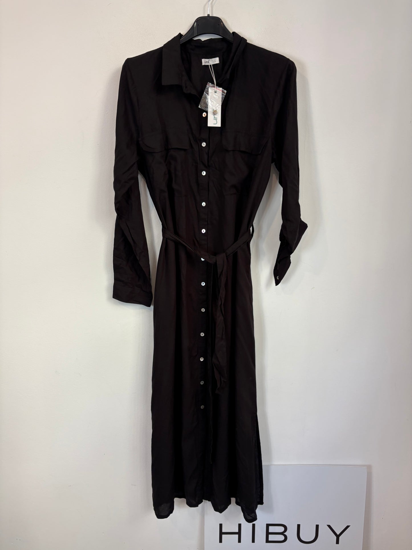 Vestido negro camisero fluido