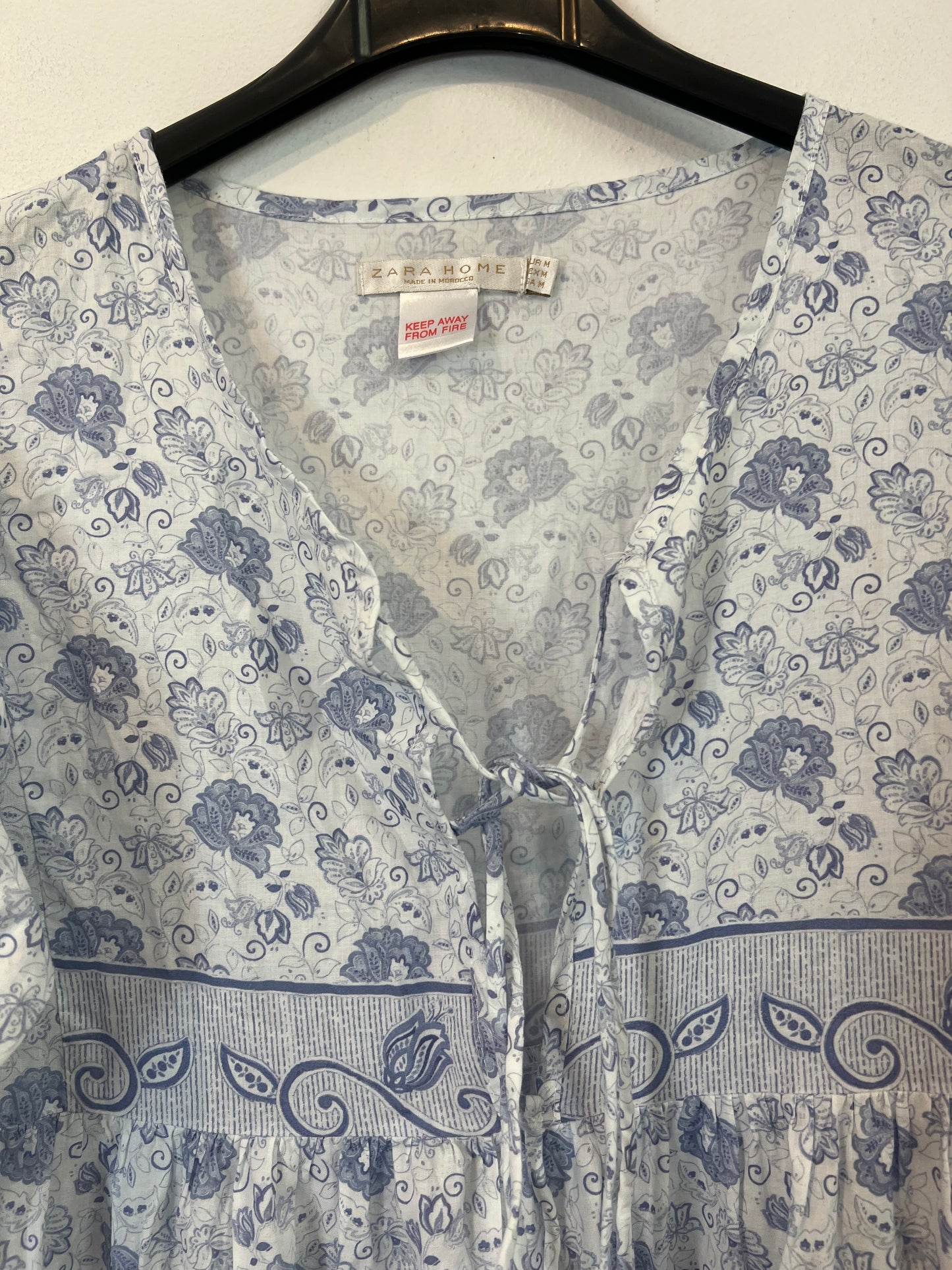 ZARA HOME. Vestido azul flores T.m