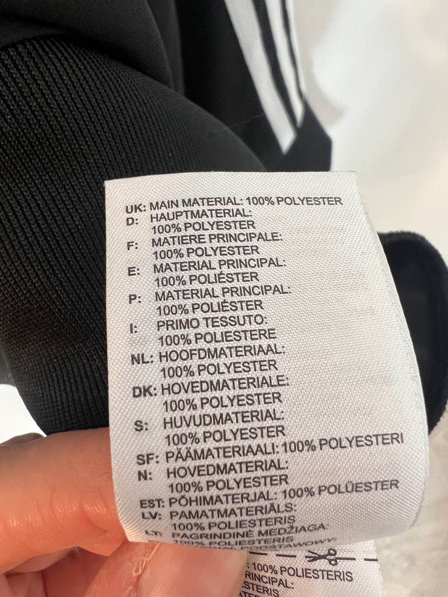 ADIDAS. Sudadera negra fluida. T M