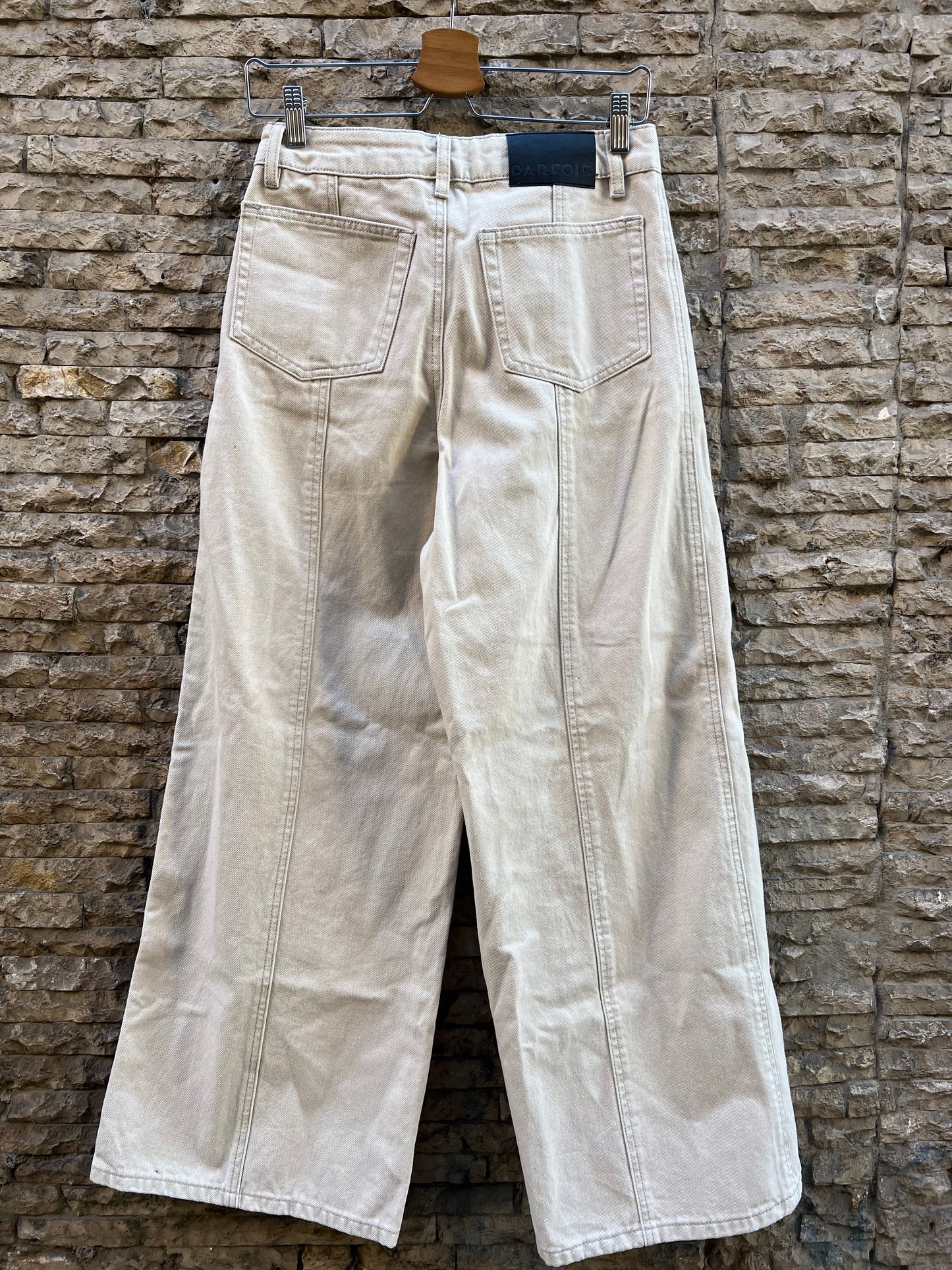 PARFOIS. Denim beige pata ancha