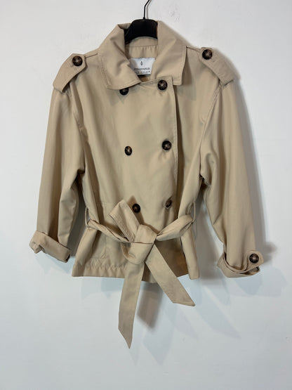 STRADIVARIUS. Gabardina beige corta T.xs