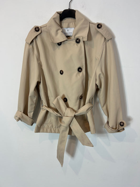 STRADIVARIUS. Gabardina beige corta T.xs