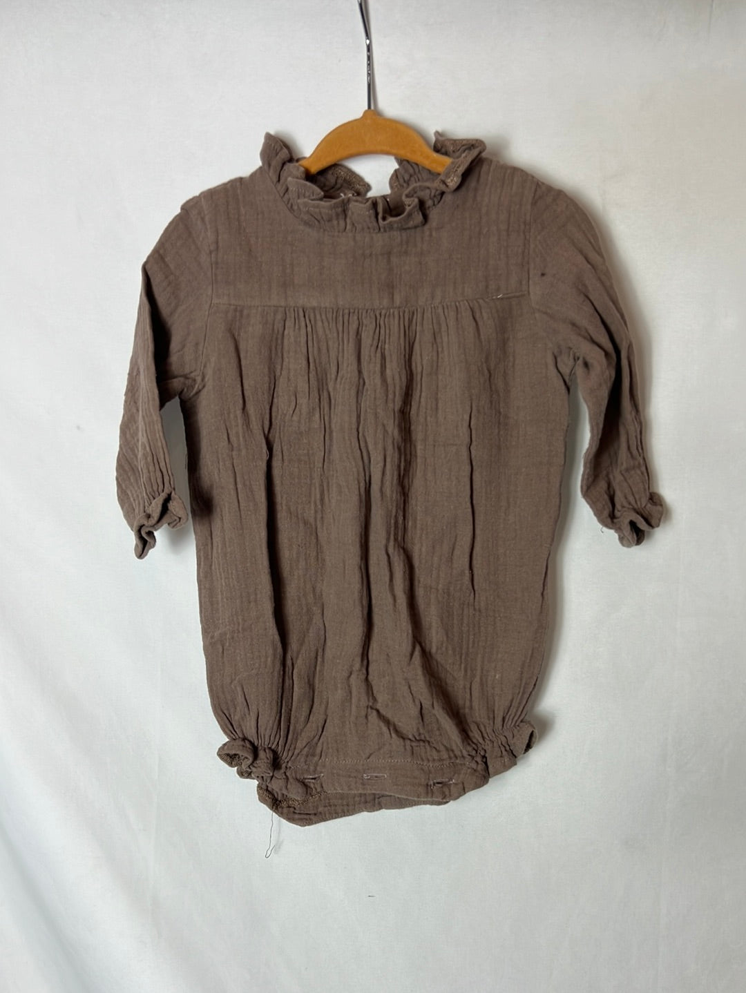 BRITIX KIDS. Brown bambula frog. T 6-12 months