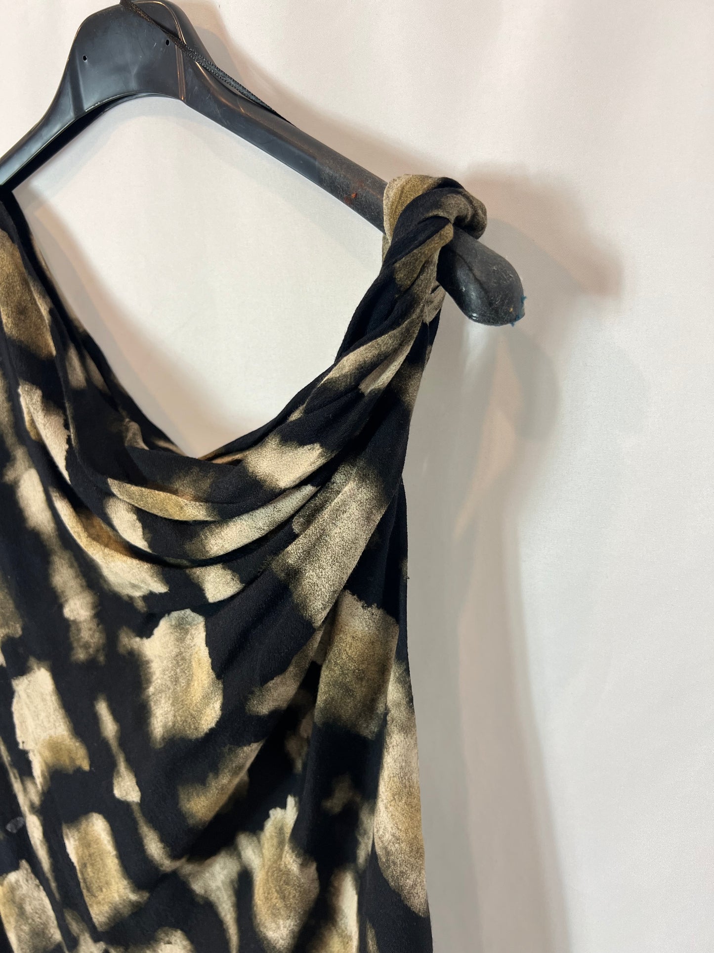 ZARA. Printed top with shoulder detail. TS