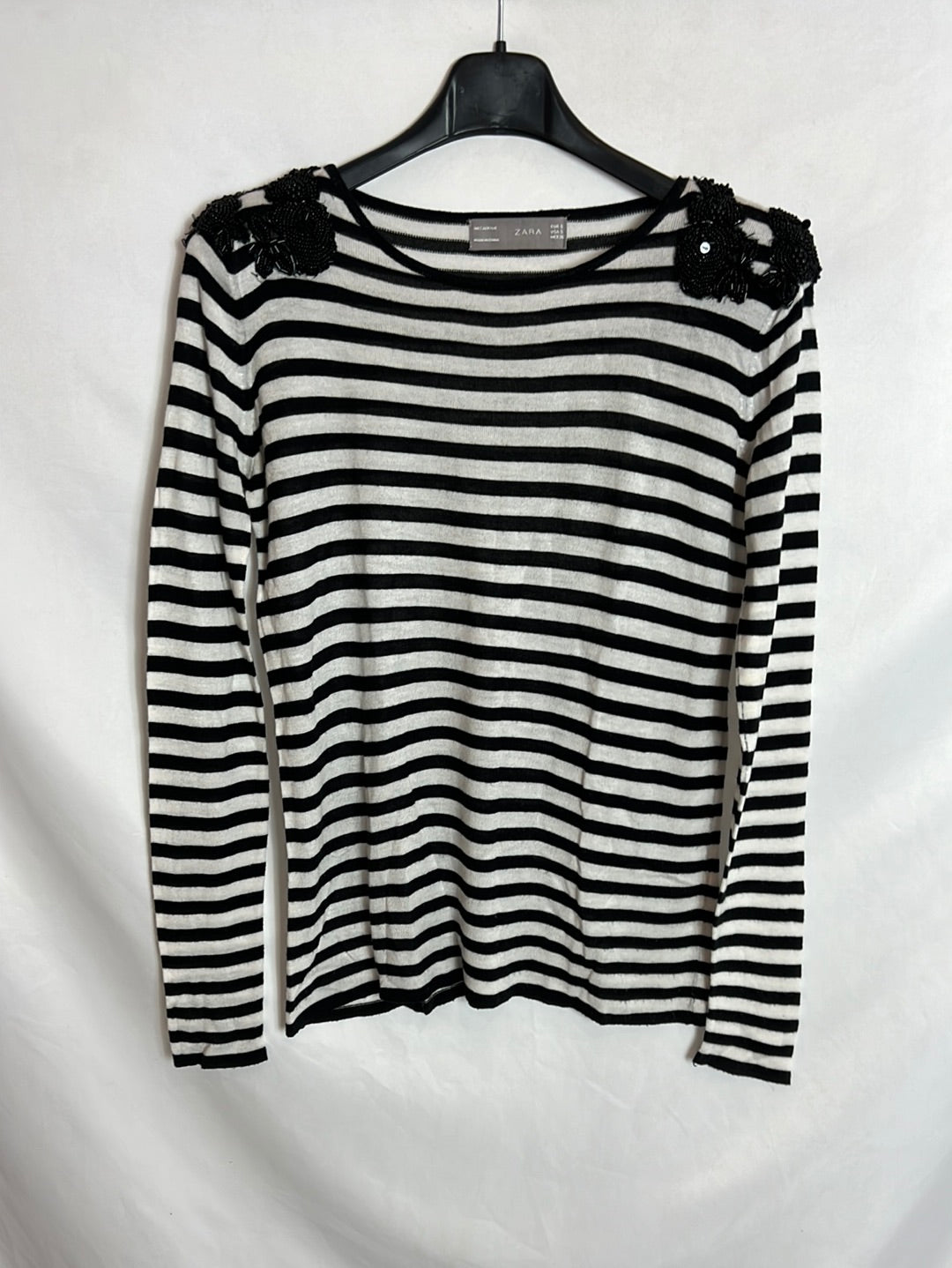 ZARA. Fine striped sweater with shoulder detail. TS