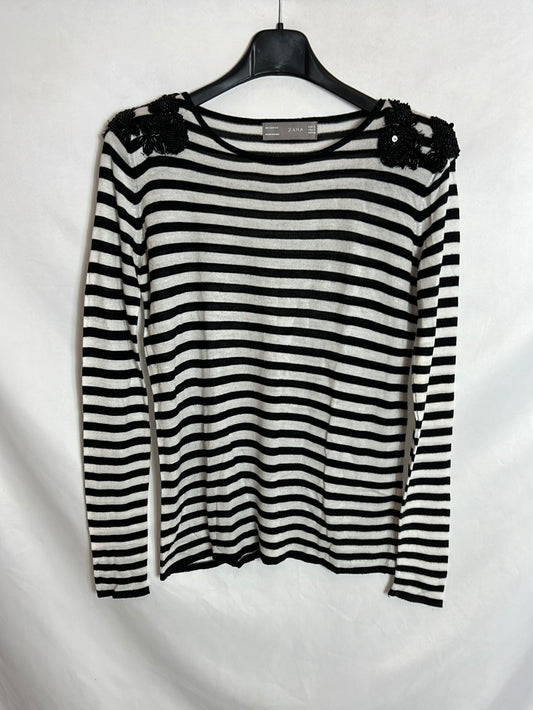 ZARA. Fine striped sweater with shoulder detail. TS