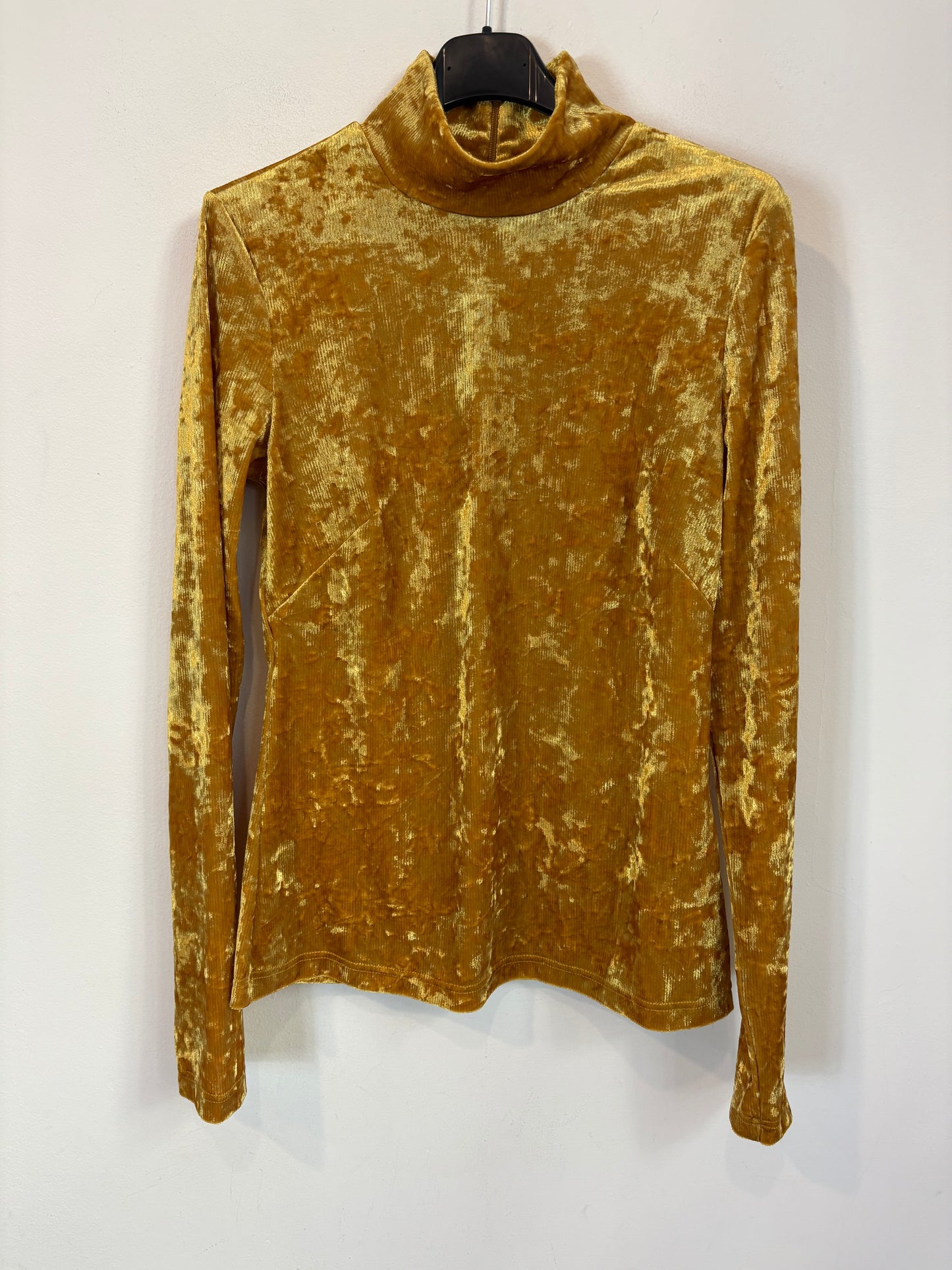 &OTHER STORIES. Top terciopelo mostaza T.36