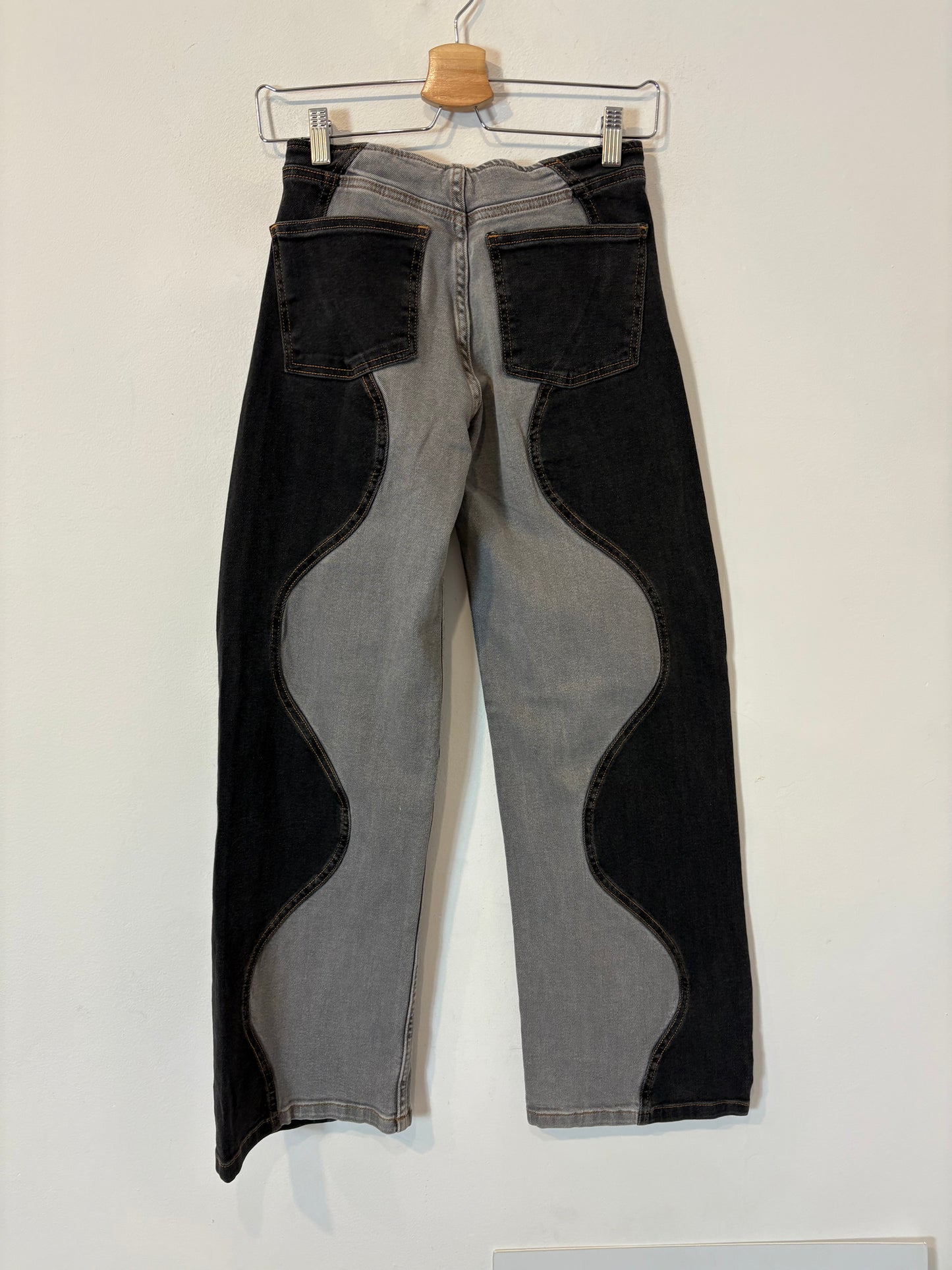 NÍCOLI. Denim gris ondas