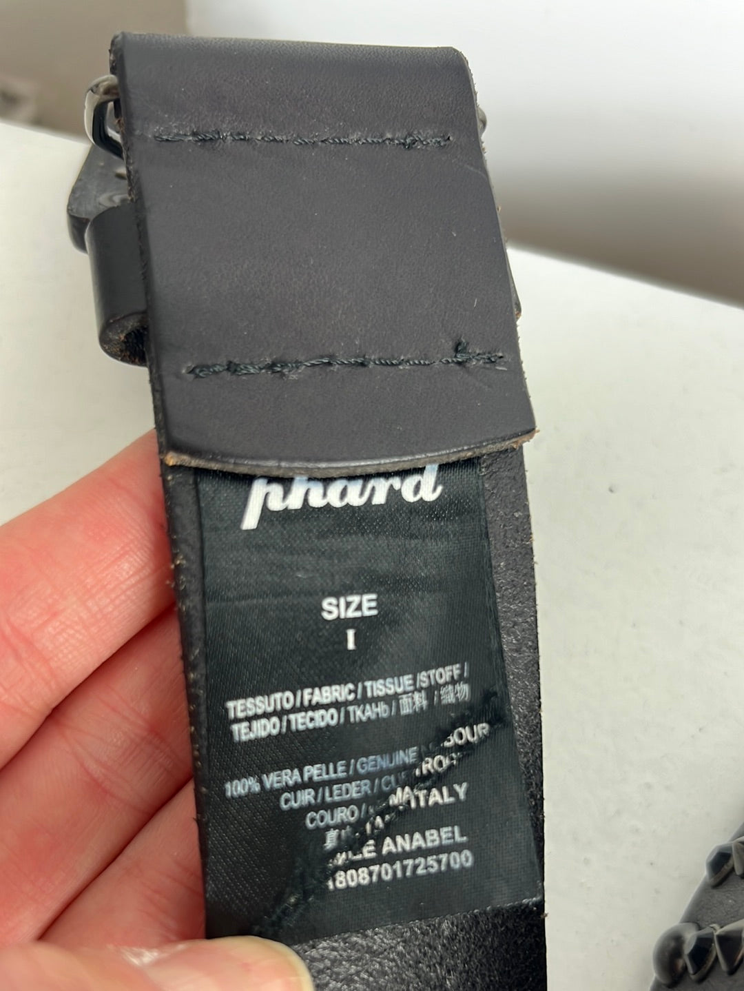 PHARD. Cinturón piel negro tachuelas. T 1