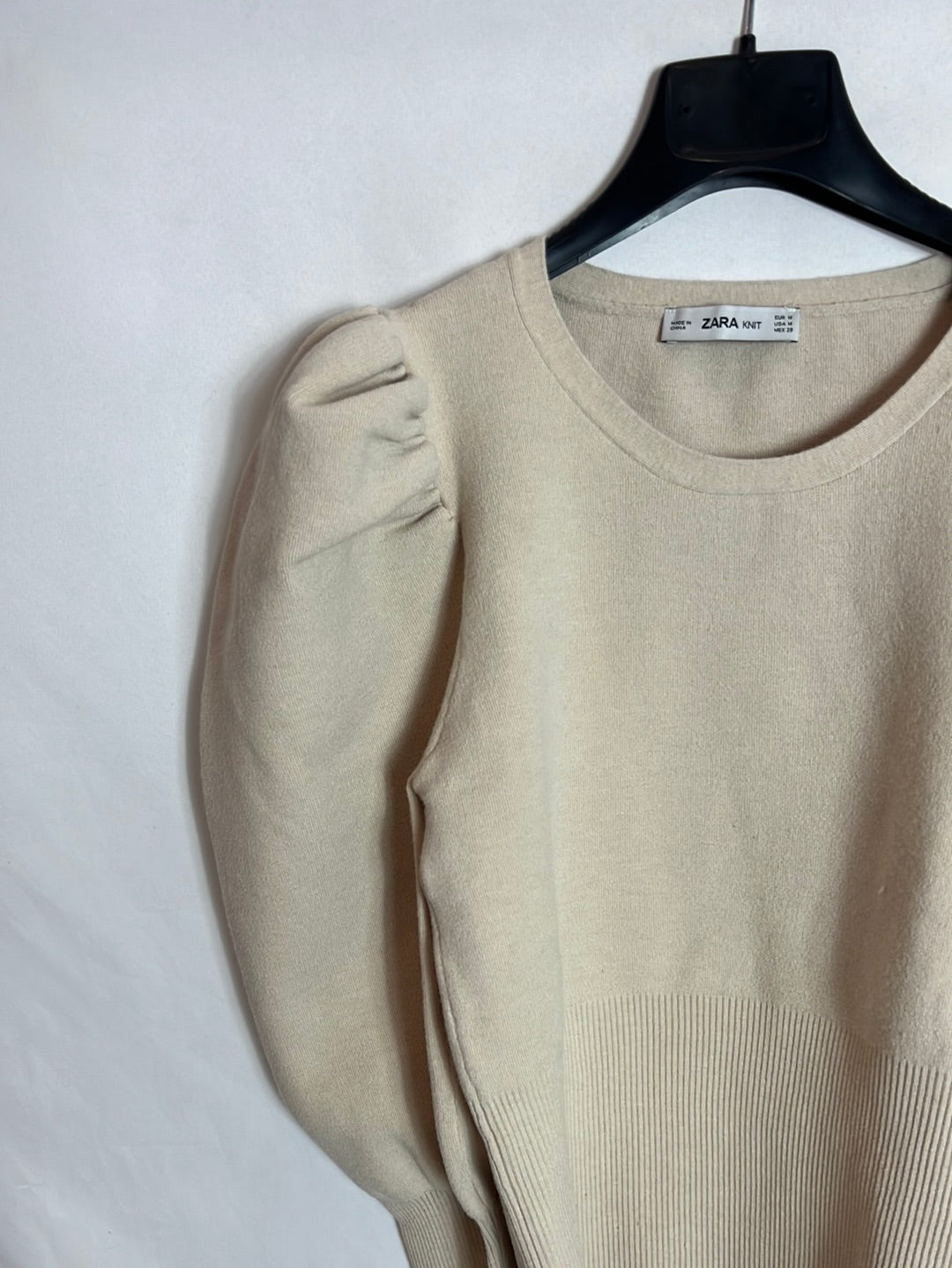 ZARA. Jersey mangas abullonadas T.M