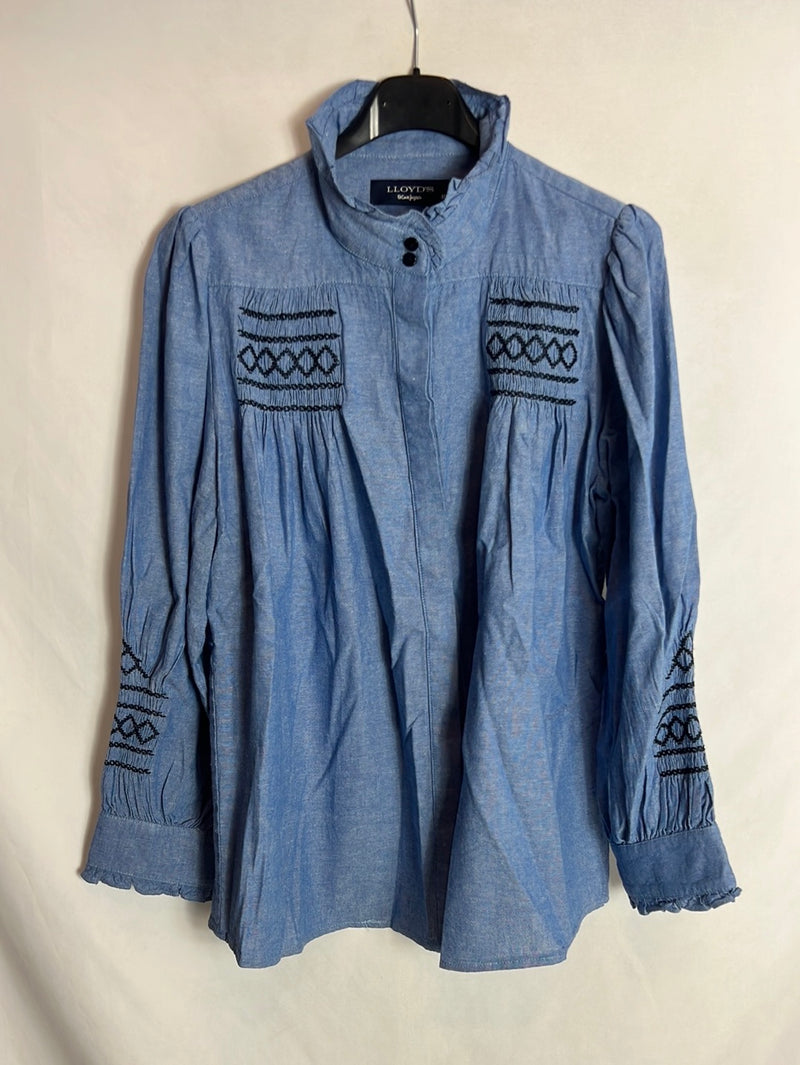 LLOYD’S. Camisa azul efecto denim bordados. T 40