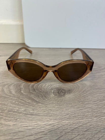 MILLER & MARC. Gafas de sol semitransparentes