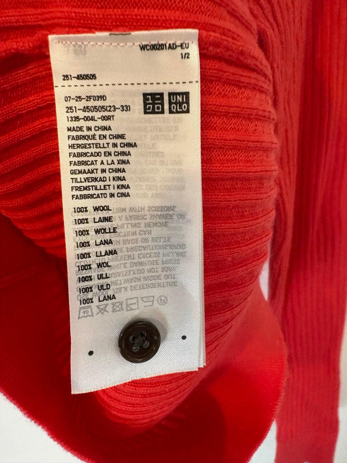 UNIQLO. Cárdigan rojo 100% lana