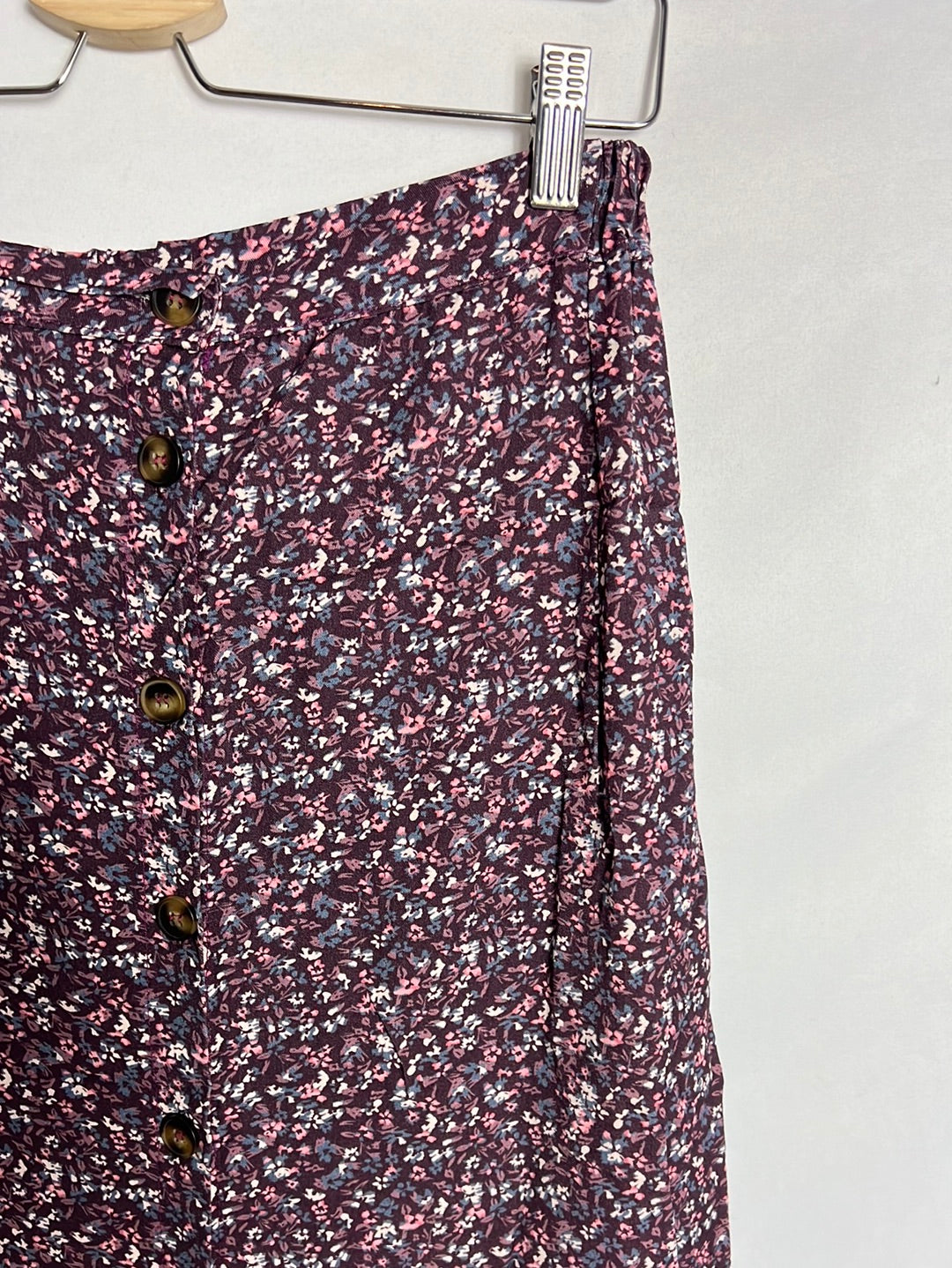 OTRAS. Falda midi flores. T M