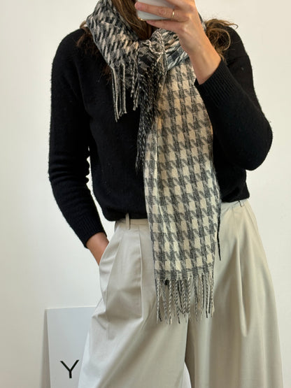 OTRAS.  Bufanda pata de gallo lana