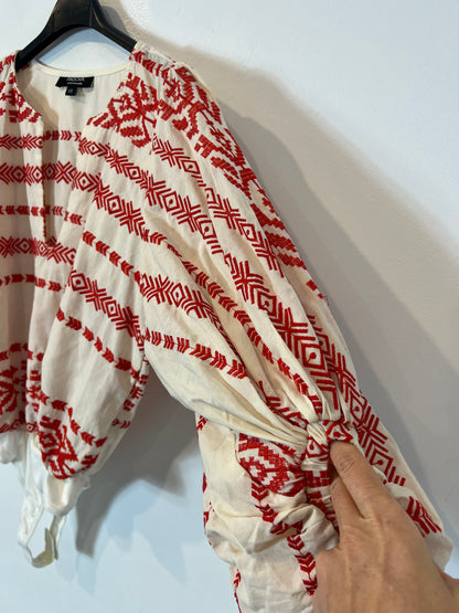 PADOVA. Red embroidered puff-sleeve top. XS