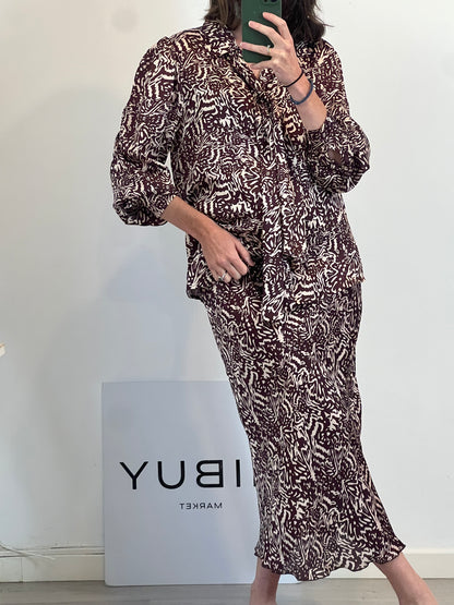 SATELA. Conjunto blusa y falda fluido estampado. T S