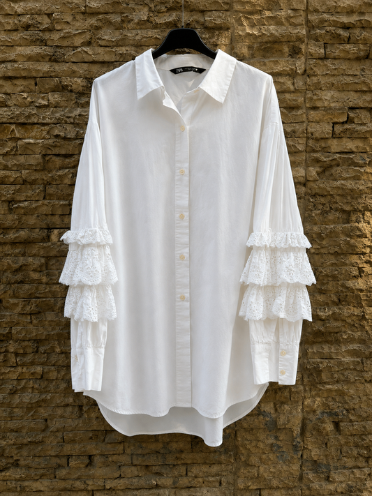 ZARA. Camisa blanca detalle manga
