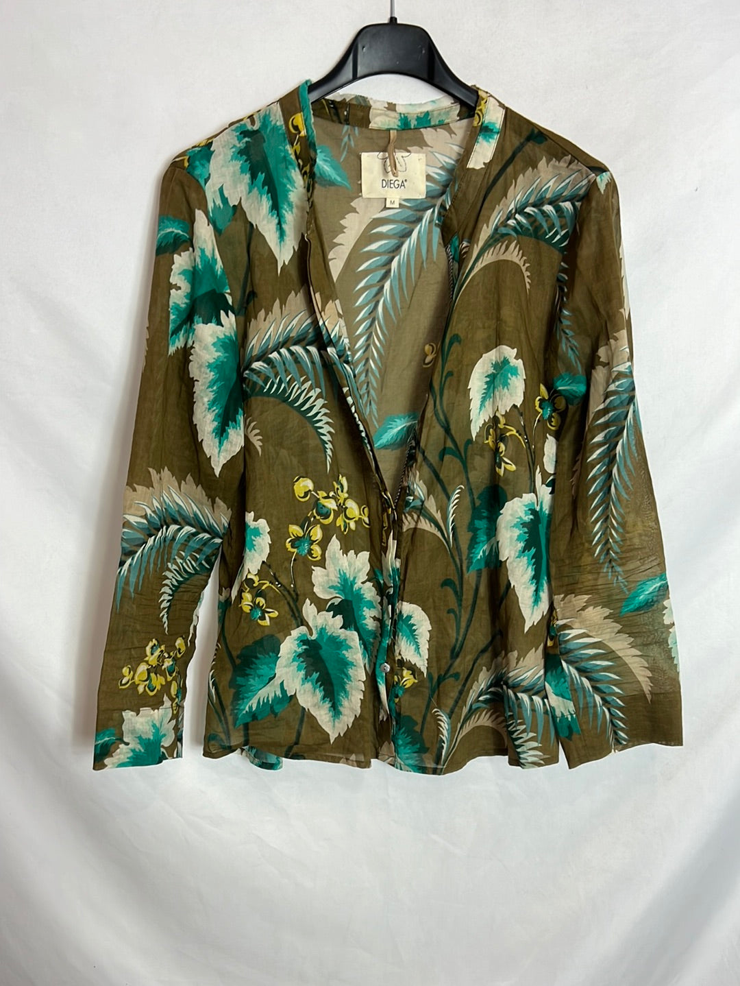 DIEGA. Green printed blouse. TM (Tare)