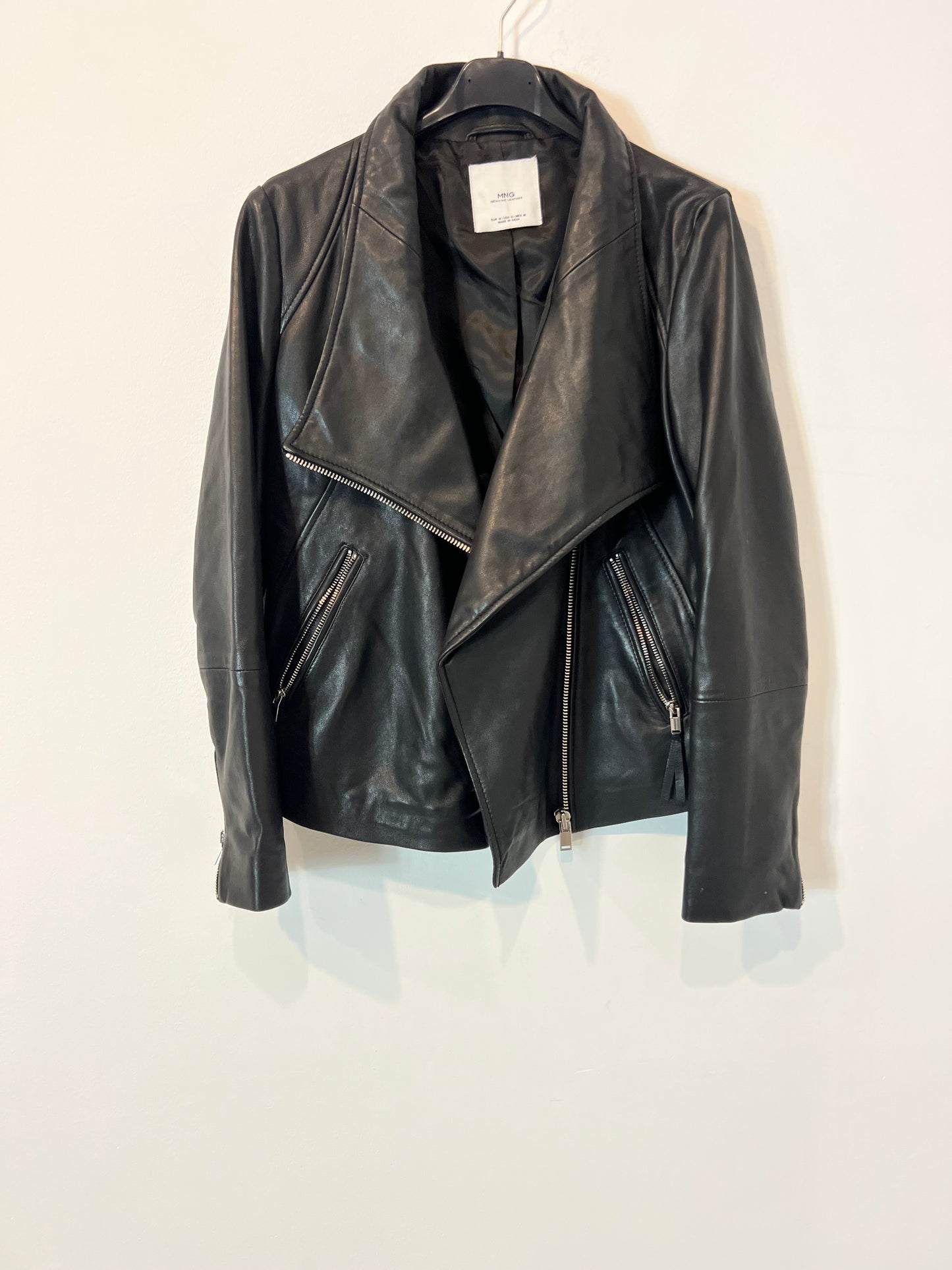 MANGO. cazadora negra piel T.m