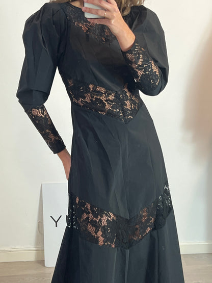 H&amp;M. Black dress with lace Ts